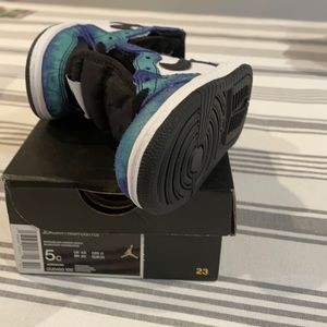 White/Black/Aurora Green 5c 1 High OG Jordan